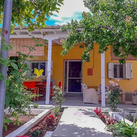 A Lovely Holiday Refuge On Meganisi!